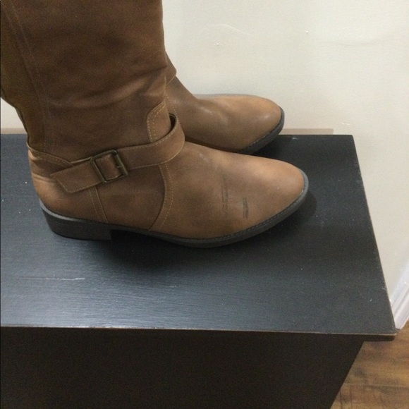 Knee high tan leather boots. - Picture 2 of 4